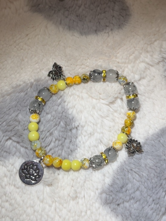 homemade Jewelry - Yellow & Grey Beaded Bracelet with Lotus flower charms #smallbusiness